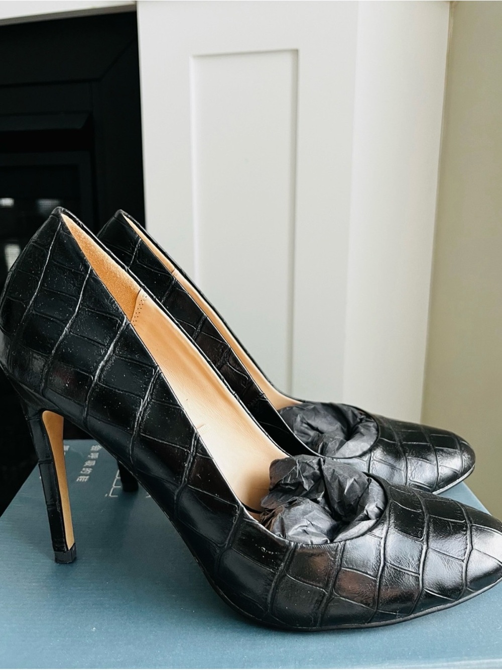 Mango Classic Black Croc-Embossed Pointed Toe Pumps